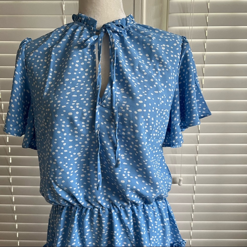 Short Flutter Sleeve Blue Floral Ruffle Skirt Sun Dress Tie Neck Sz Large Spring - Picture 3 of 12